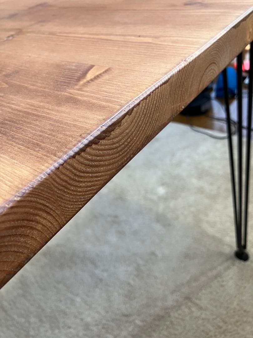 ブラウン木製正方形テーブル