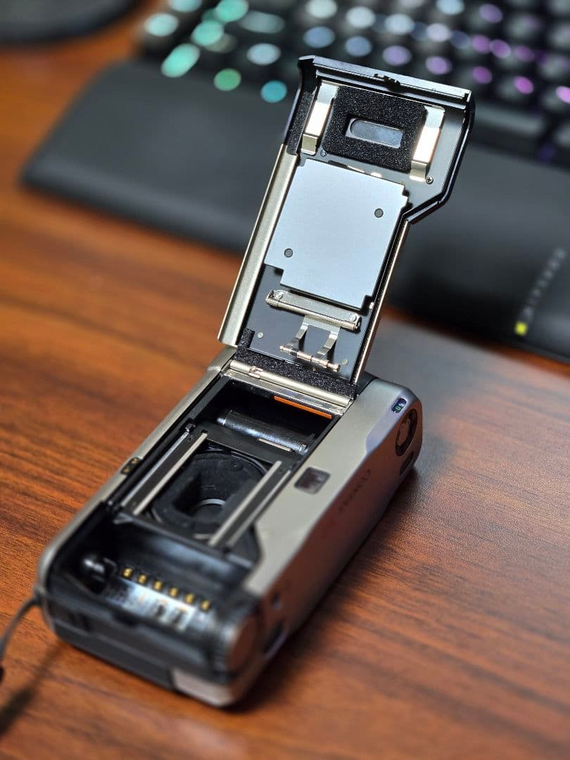 CONTAX T2 コンパクトフィルムカメラ チタンシルバー