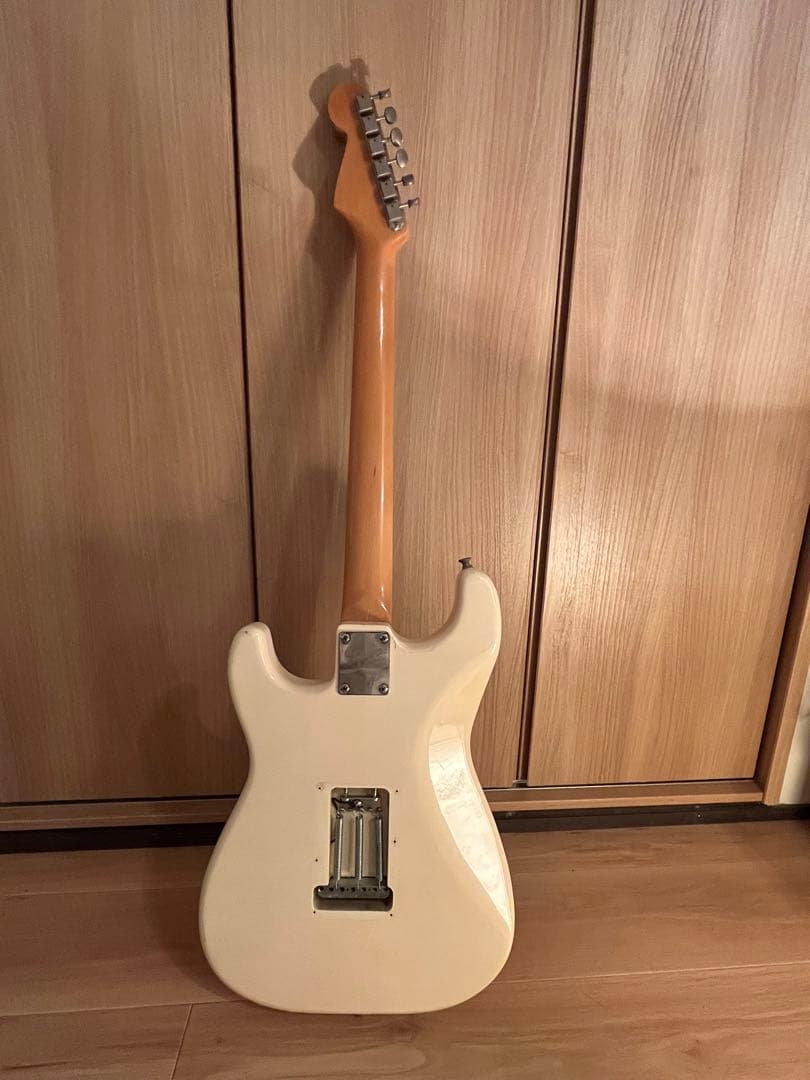 ジェフ・ベック仕様 ストラトキャスタータイプ　ケース付