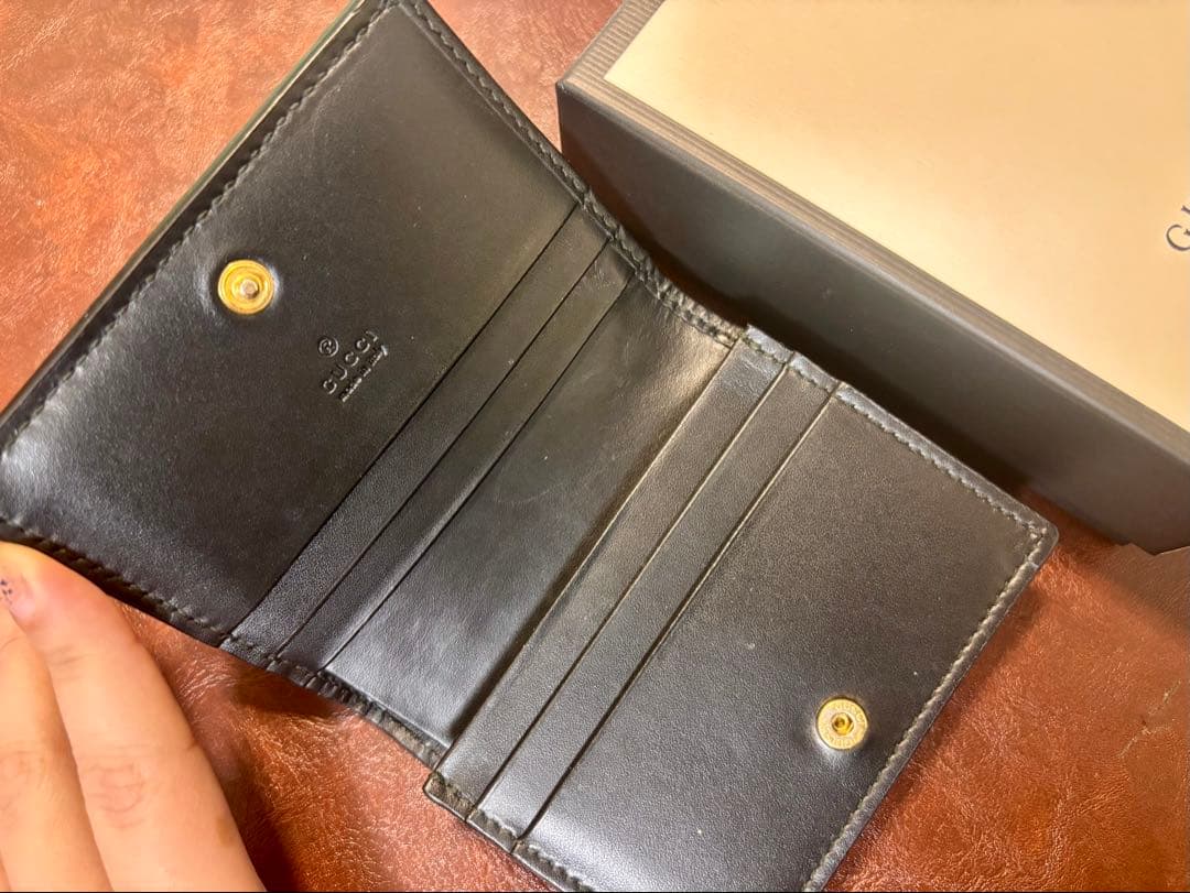 さ*ん様 即決￥20600 GUCCI 二つ折り財布 ブラック レザー