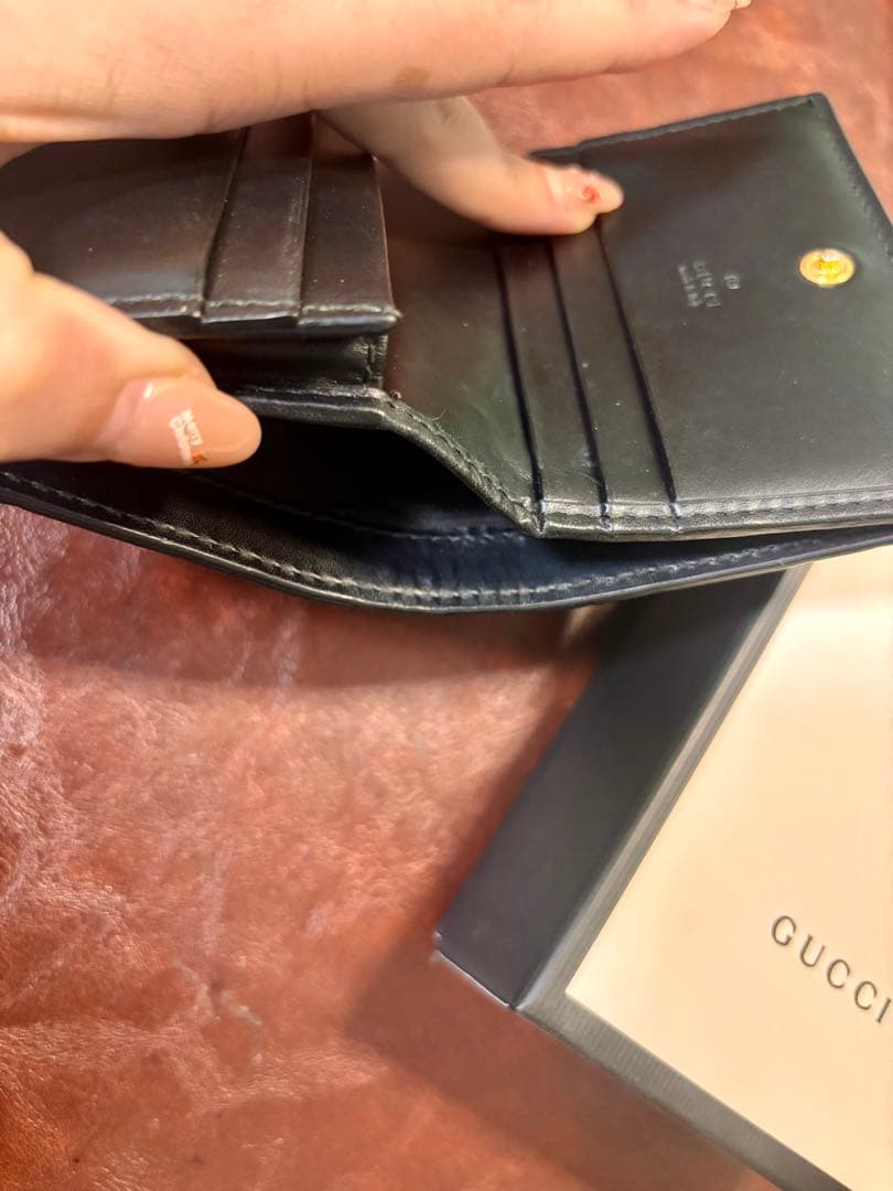 さ*ん様 即決￥20600 GUCCI 二つ折り財布 ブラック レザー