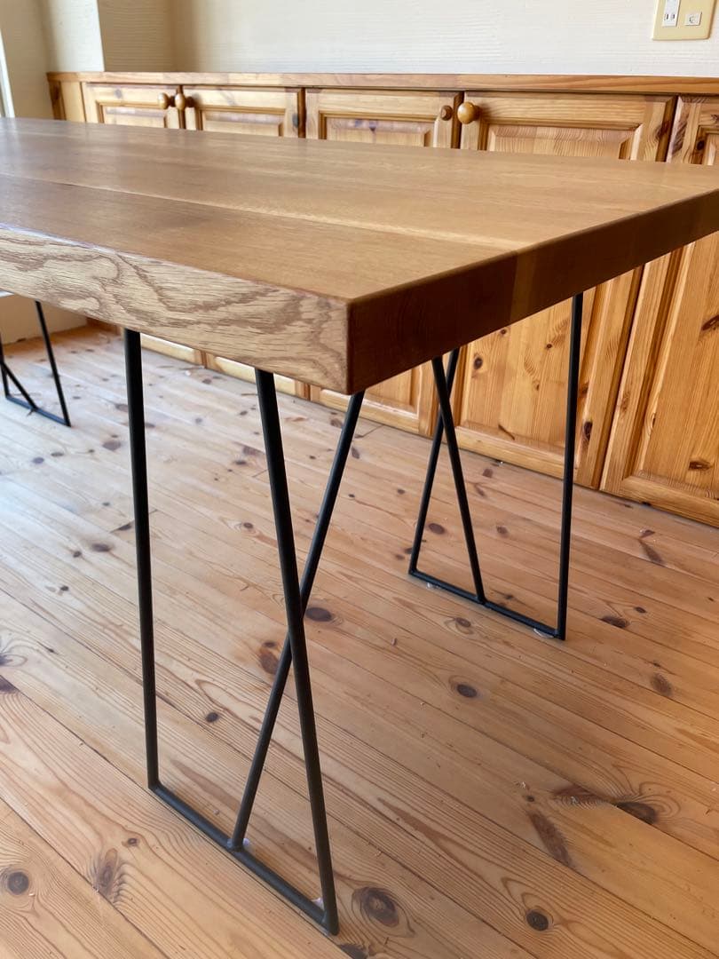 ホワイトオーク無垢板ダイニングテーブル　オイル仕上げ　アイアン脚