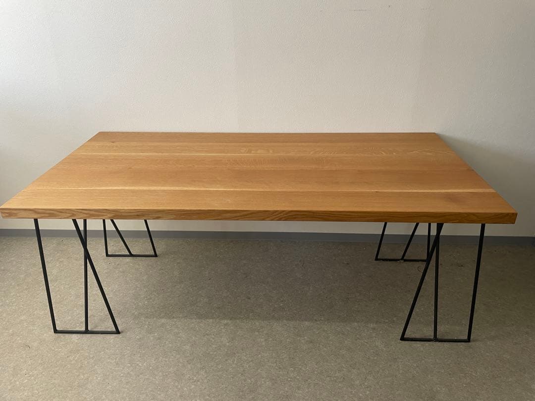 ホワイトオーク無垢板ダイニングテーブル　オイル仕上げ　アイアン脚