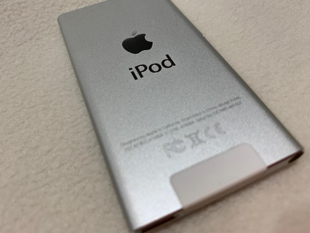【美品】Apple iPod nano 第7世代 16GB シルバー