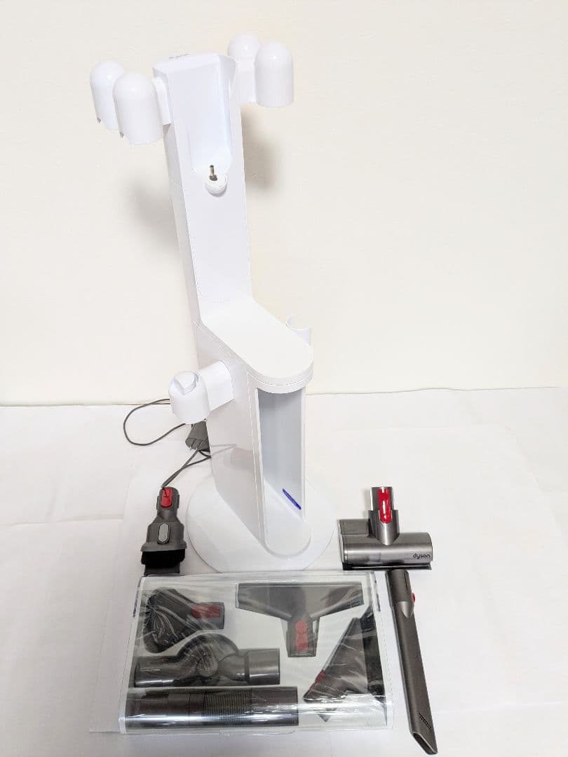 【58分稼働】ダイソン掃除機V10 (新品フロアドック)付きフルセット　①