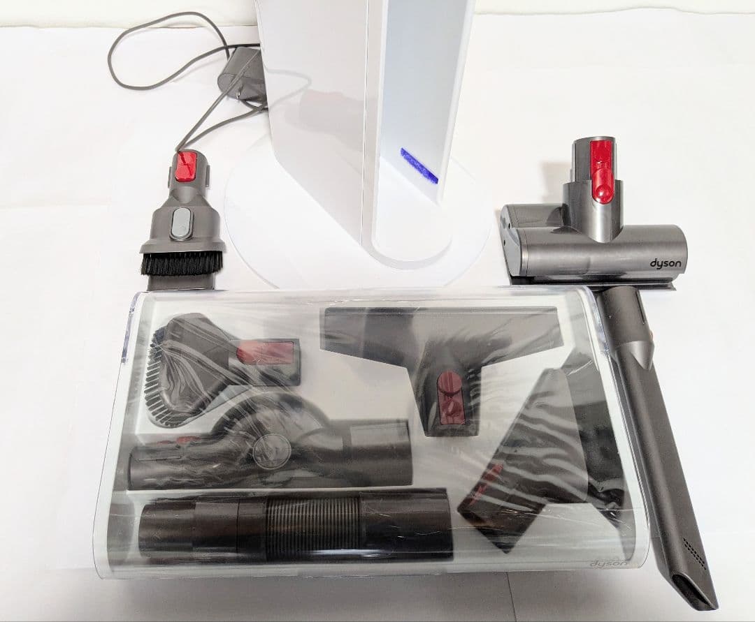 【58分稼働】ダイソン掃除機V10 (新品フロアドック)付きフルセット　①