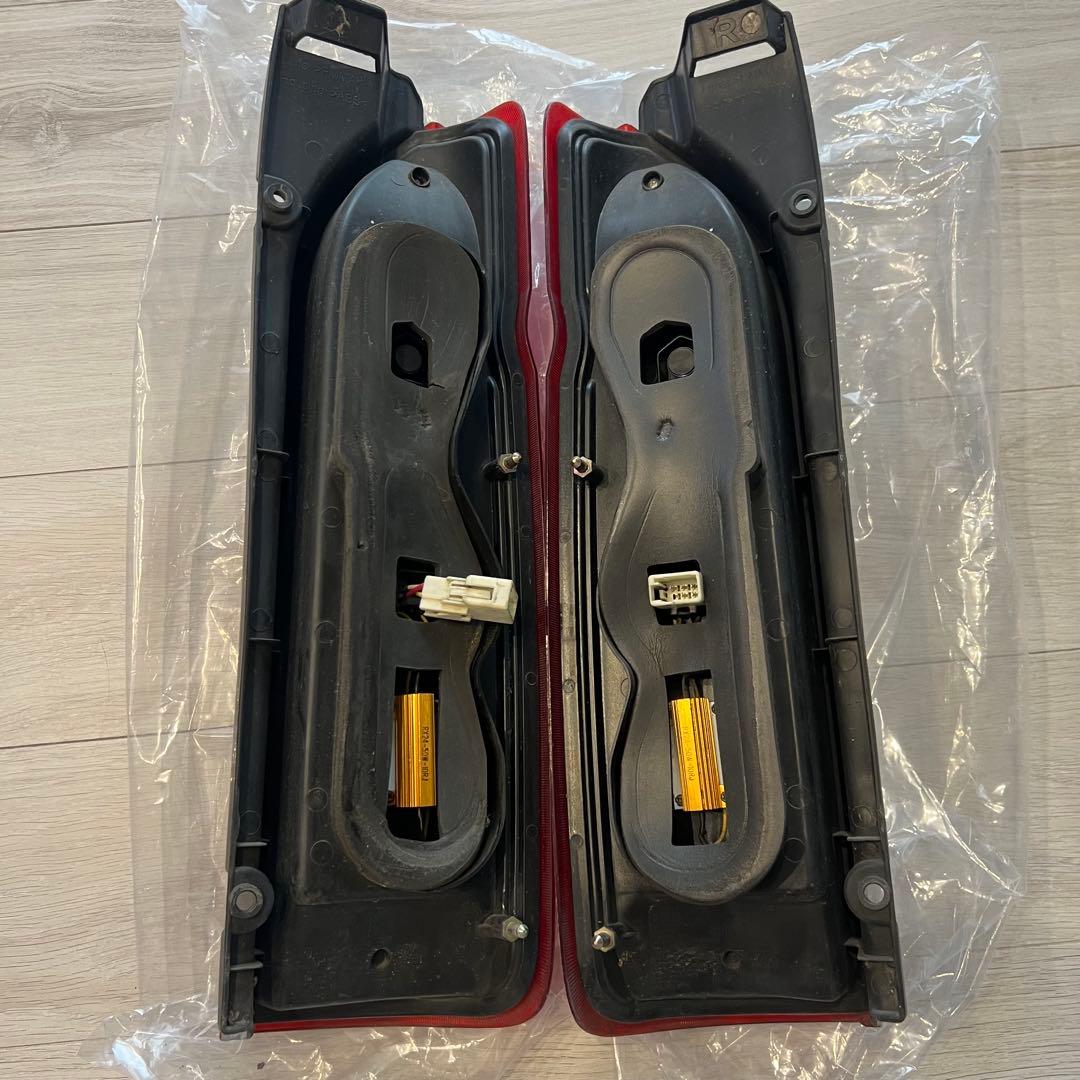 ハイエースLEDテールランプ