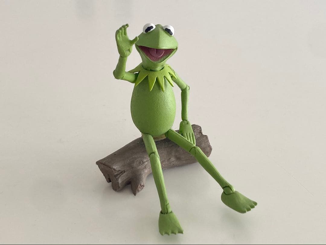 カーミット と ミスピギー の アクションフィギュア