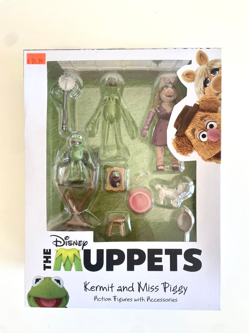 カーミット と ミスピギー の アクションフィギュア