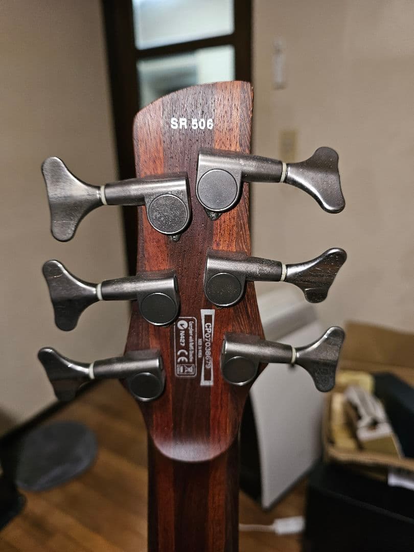 SR506 Ibanez 6弦ベース　最終値下げ！