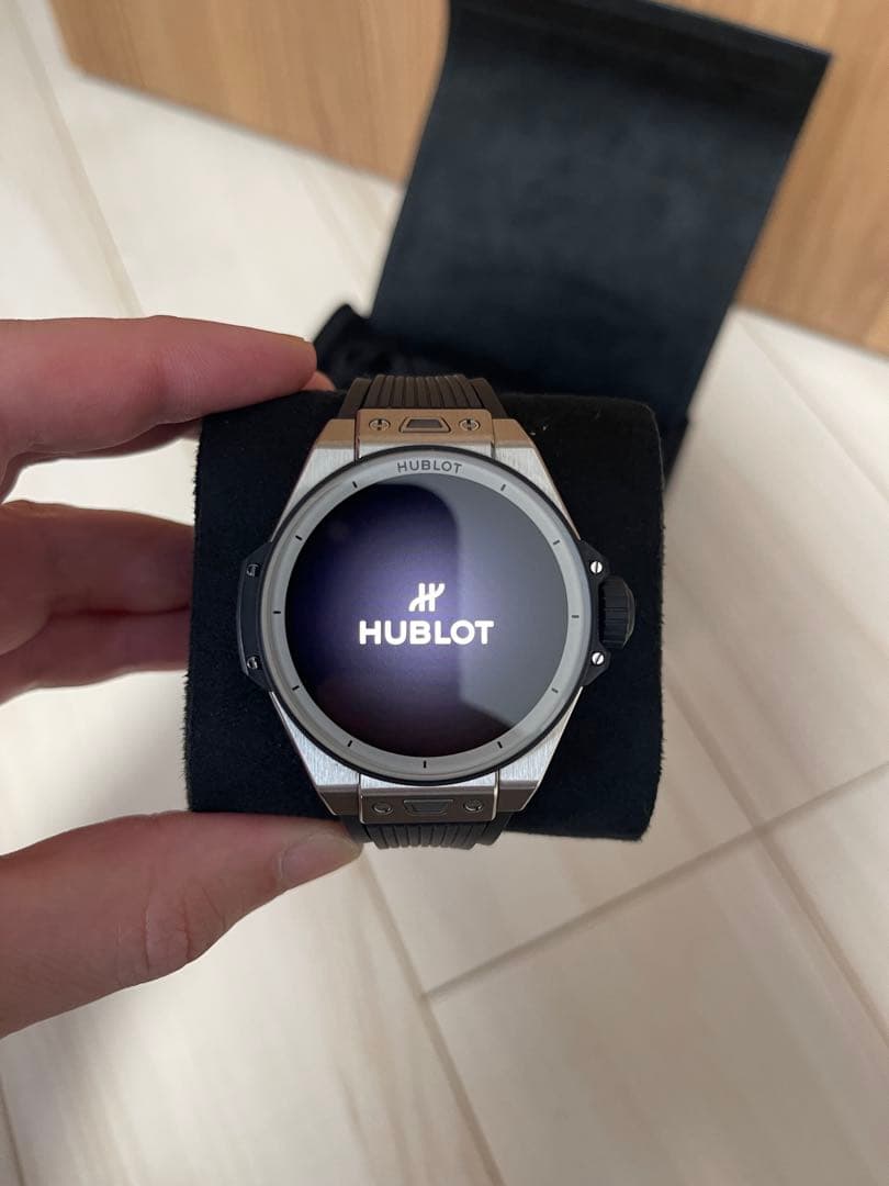 HUBLOT GEN3 スマートウォッチ　新型　新品同様　ウブロ