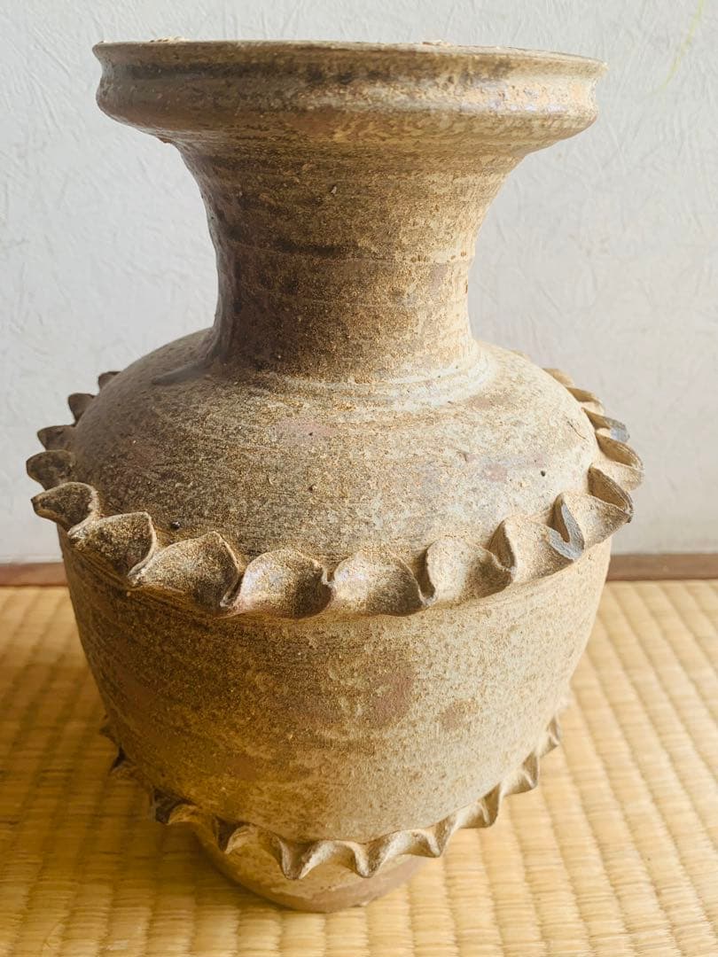 中国早期青磁花瓶　南北朝時代