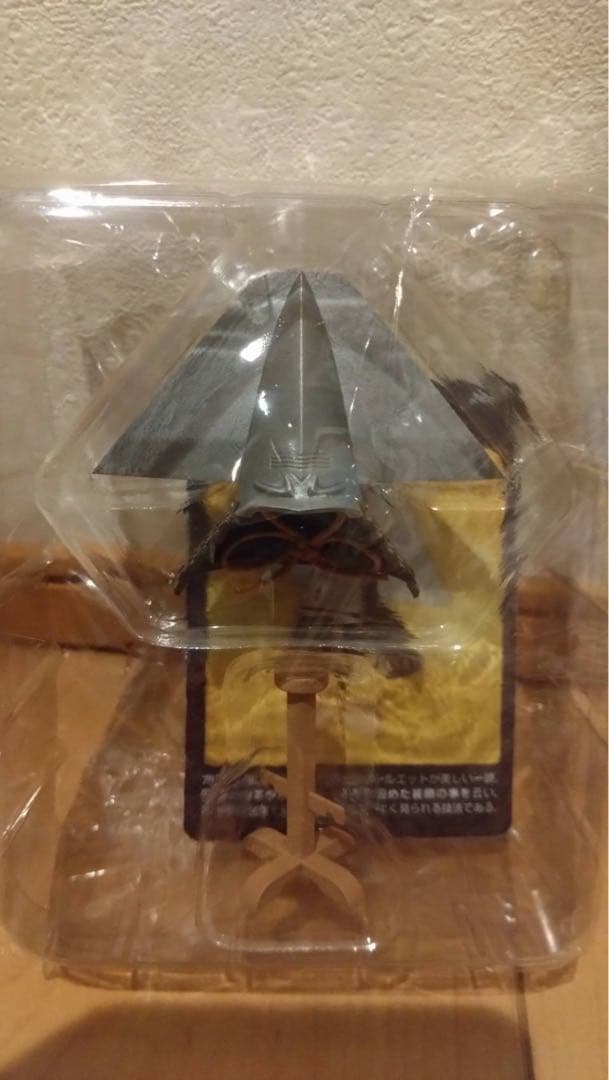 【値下げ中】戦国武将 当世変り兜 ミニチュア 兜 置物 コレクション