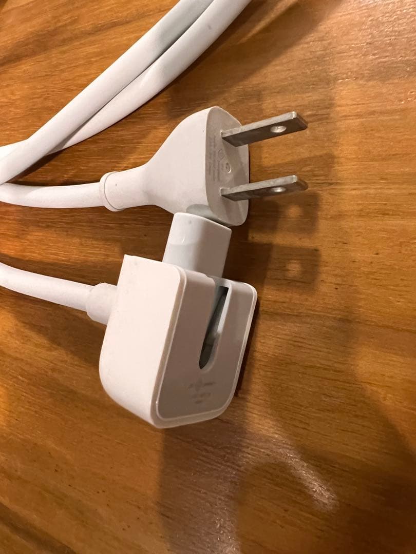 MacBook Pro 13 2015 8GB/256GB 箱・充電器