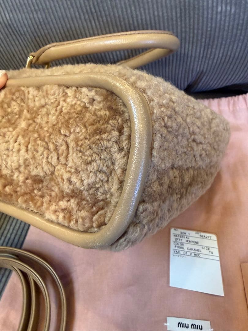 miu miu ハンドバッグ ミュウミュウ シープファー　ファー