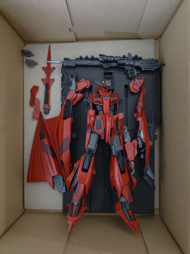 プレバン限定　MG Zガンダム3号機P2型レッド・ゼータ（中古品）素組品
