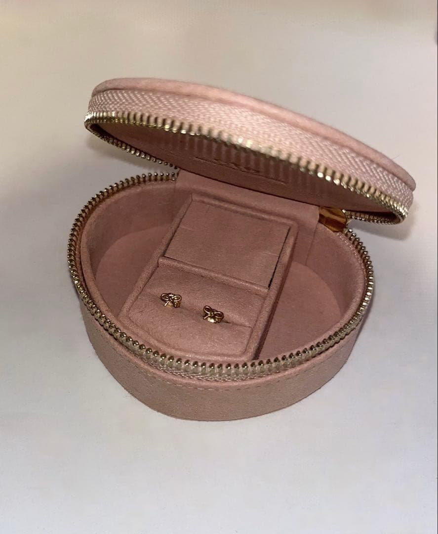 ete K18YG リボン ピアス（両耳）