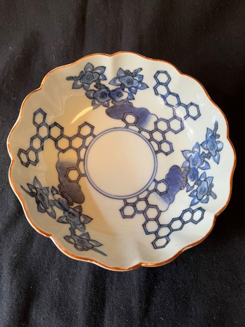 盛期の伊万里 江戸中期 斬新 今でも素晴らしいデザイン 、陶質、呉須の色も良い