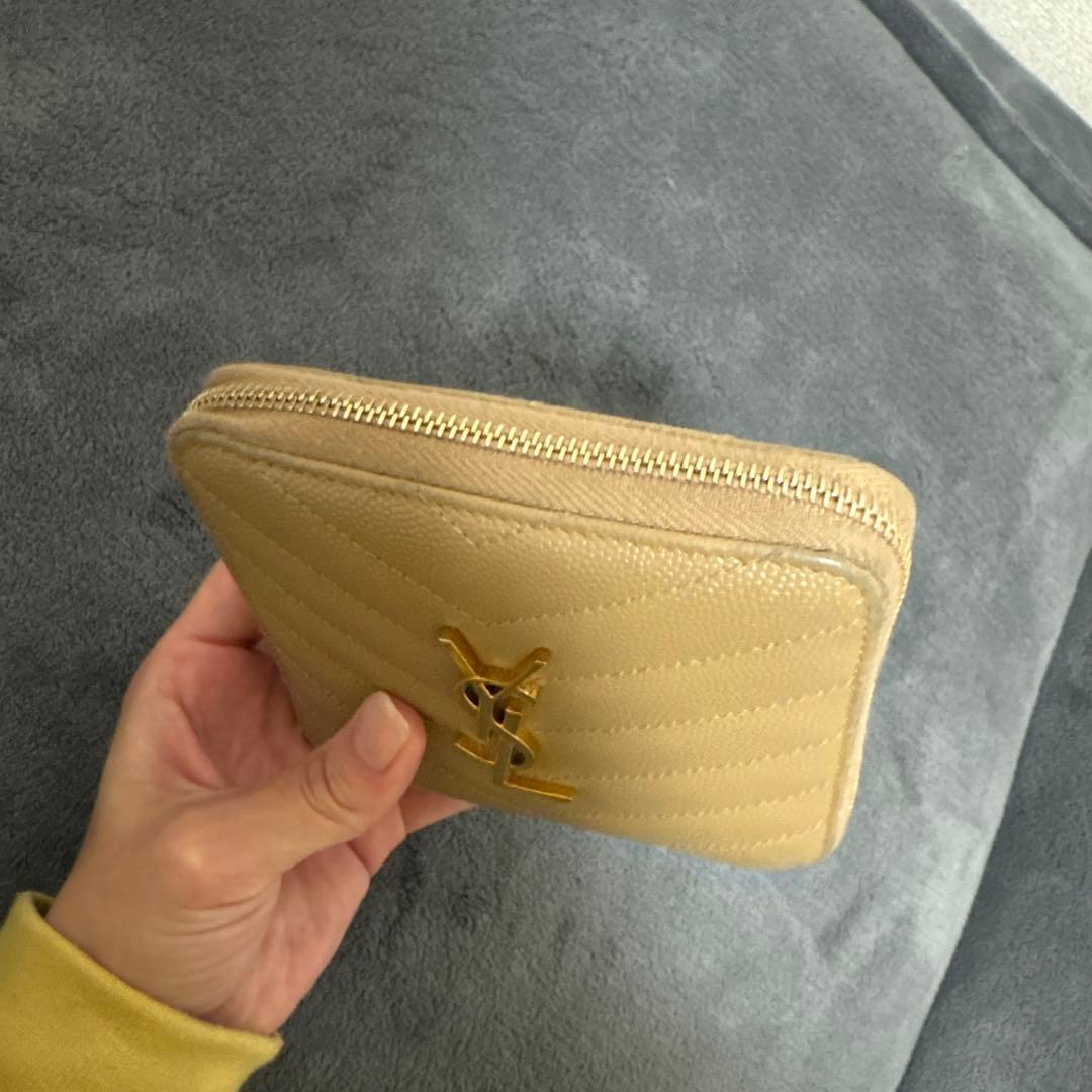 YSL ベージュ キルティング 二つ折り財布
