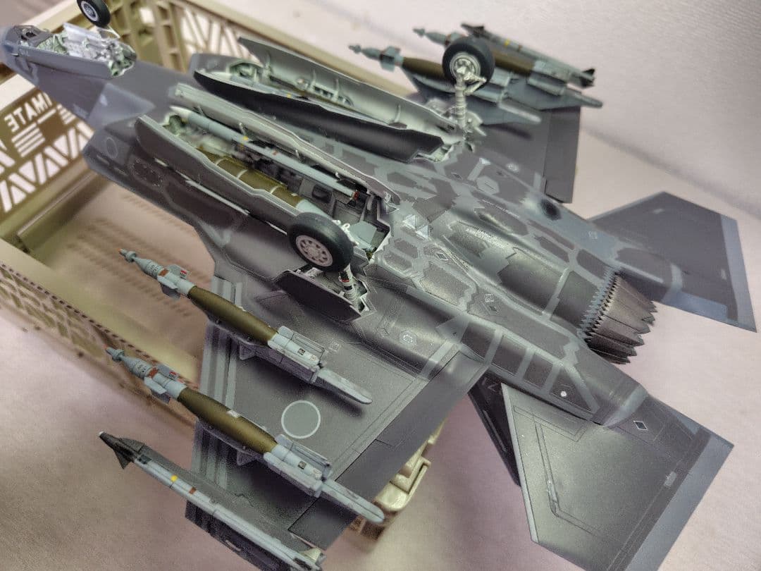 タミヤ F-35A 1/48スケール プラモデル完成品