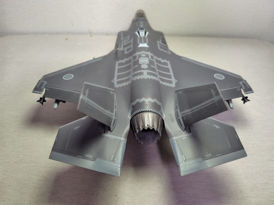 タミヤ F-35A 1/48スケール プラモデル完成品
