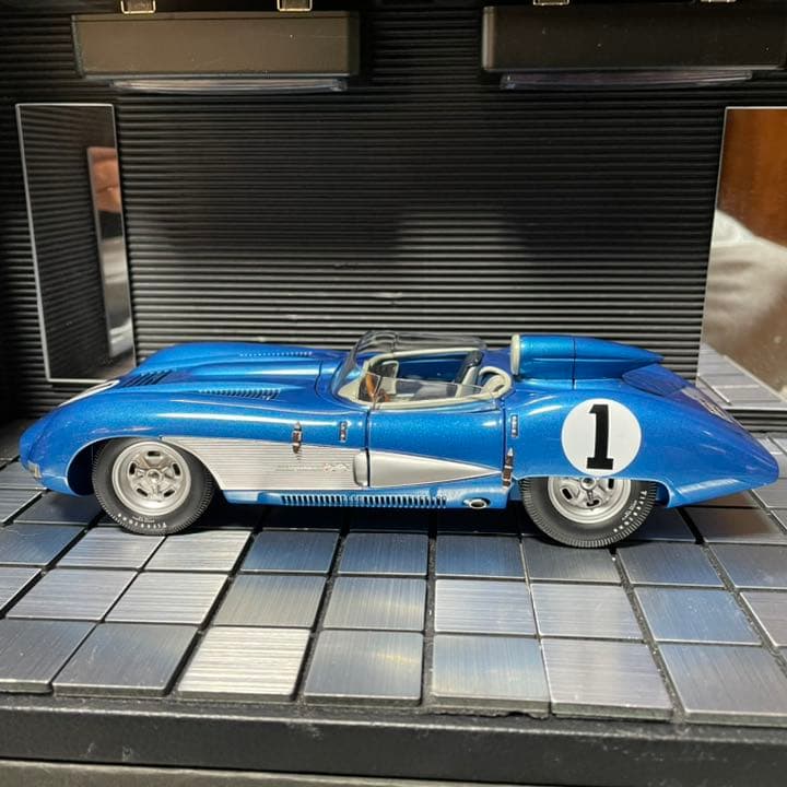 激レア未展示品　オートアート 1/18 シボレー コルベット SS 1957