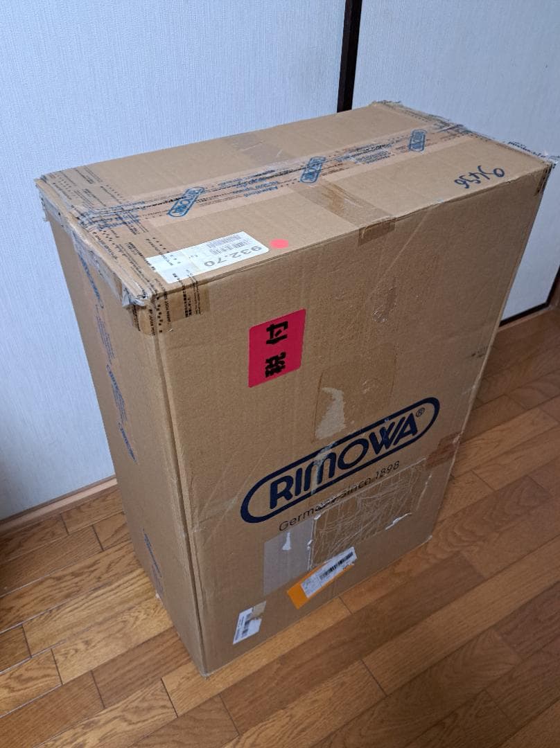 リモア　スーツケース　トパーズ シルバー　82L　4輪マルチホイール