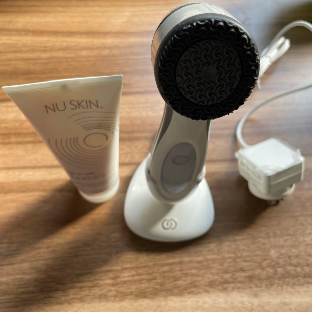NU SKIN 洗顔ブラシと洗顔料セット