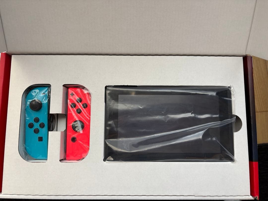 バッテリー強化版Nintendo Switch ネオンブルー/レッド本体