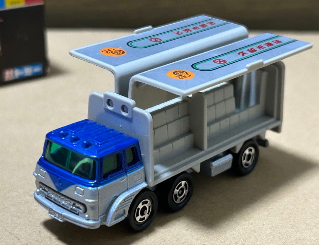 日本製 トミカ ふそう ウイングルーフ トラック 久留米運送