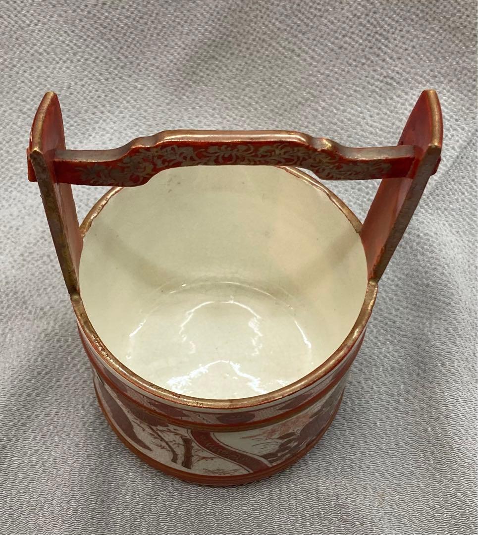 B46s  九谷焼　赤絵九谷人物に草花図手桶形花生　賢人牡丹菊　明治大正