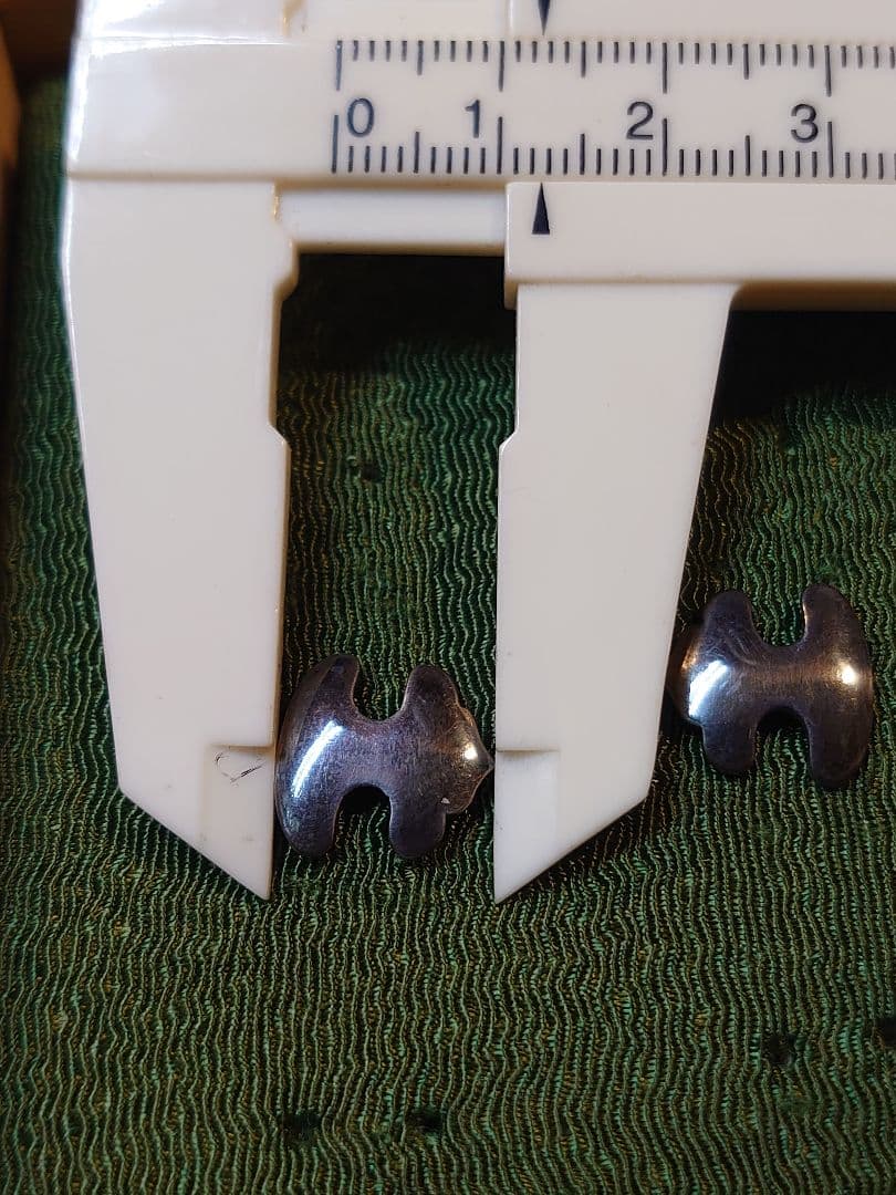 縁頭用のメクラ金具、燻し仕上げ銀