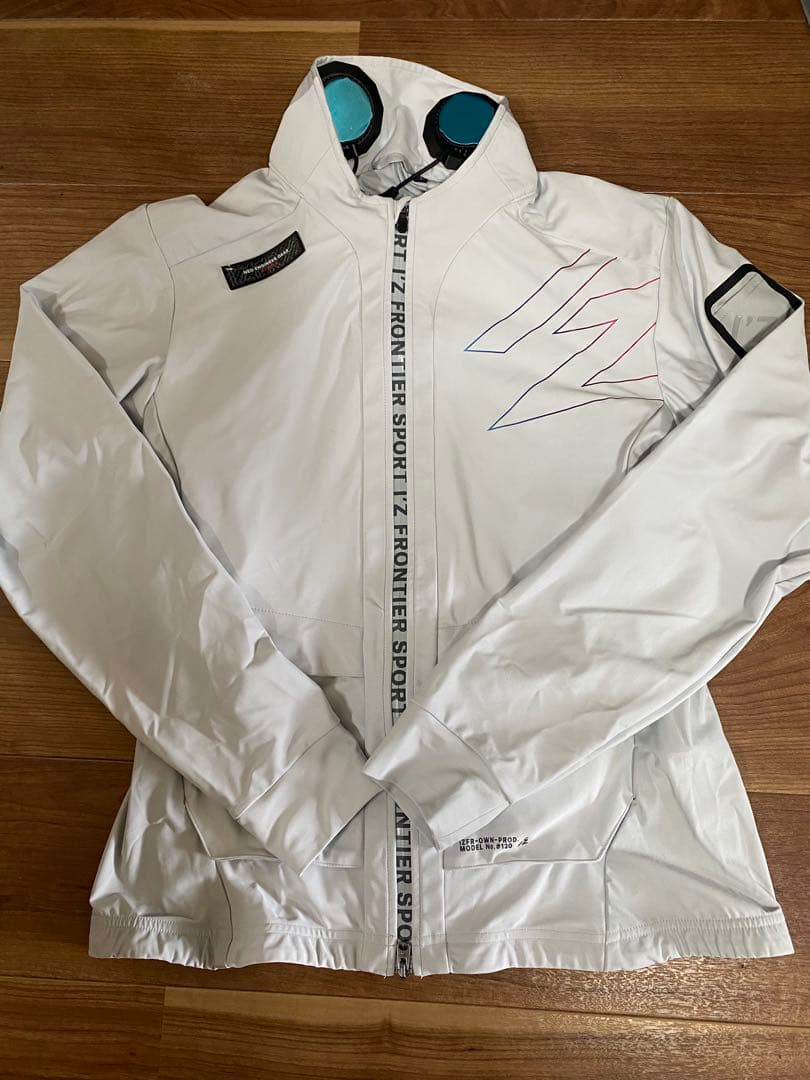 Lサイズ 色　シルバーグレー ペルチェデバイス6個　定価¥31900(税抜)