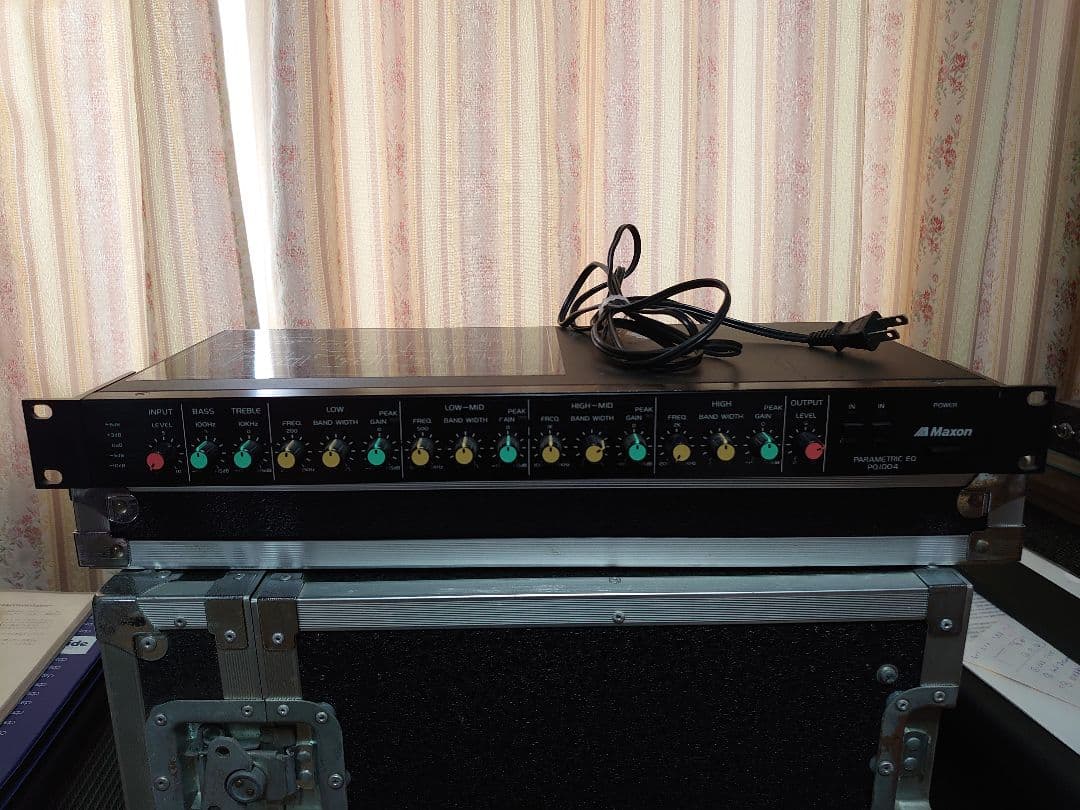 Maxon PQ-1004 パラメトリックイコライザー