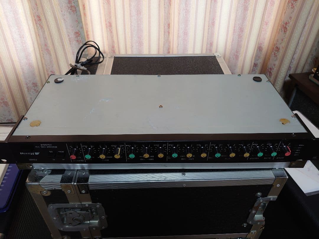 Maxon PQ-1004 パラメトリックイコライザー