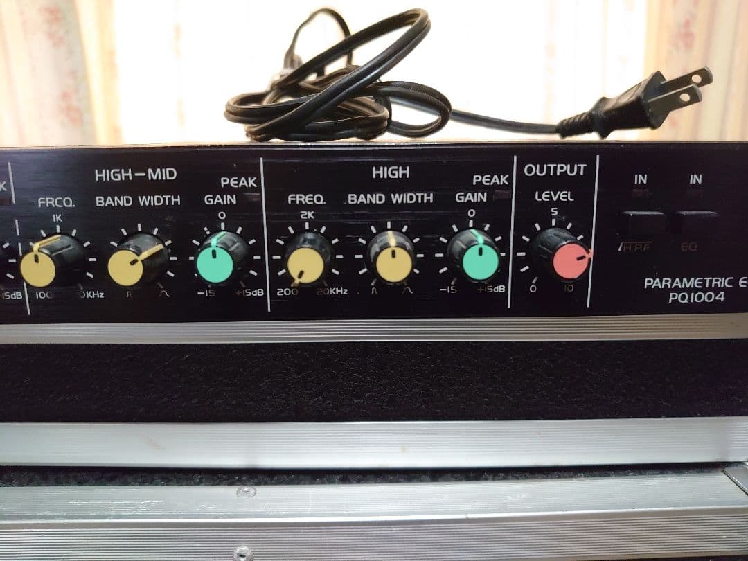 Maxon PQ-1004 パラメトリックイコライザー