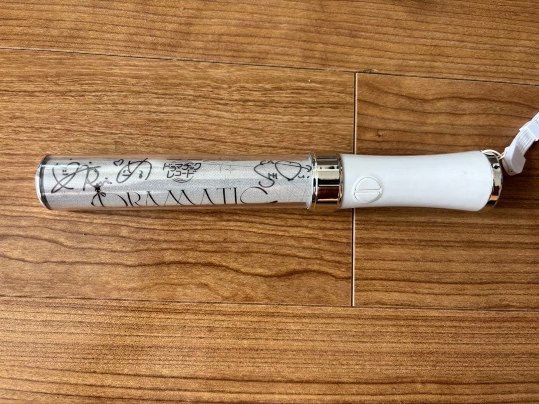 ドマレコ　メンバーサイン付きペンライト