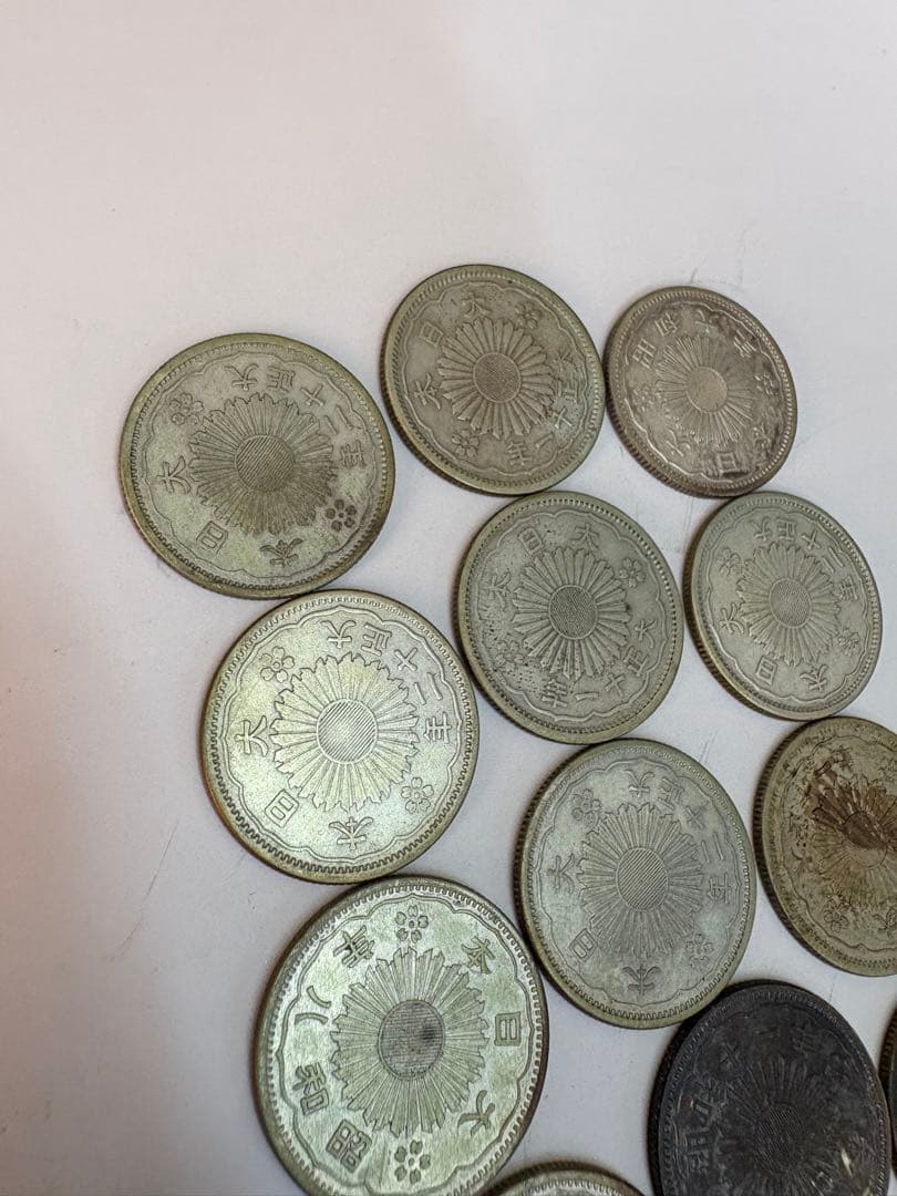 小型50銭　銀貨　鳳凰　１５枚　状態様々　まとめ売り