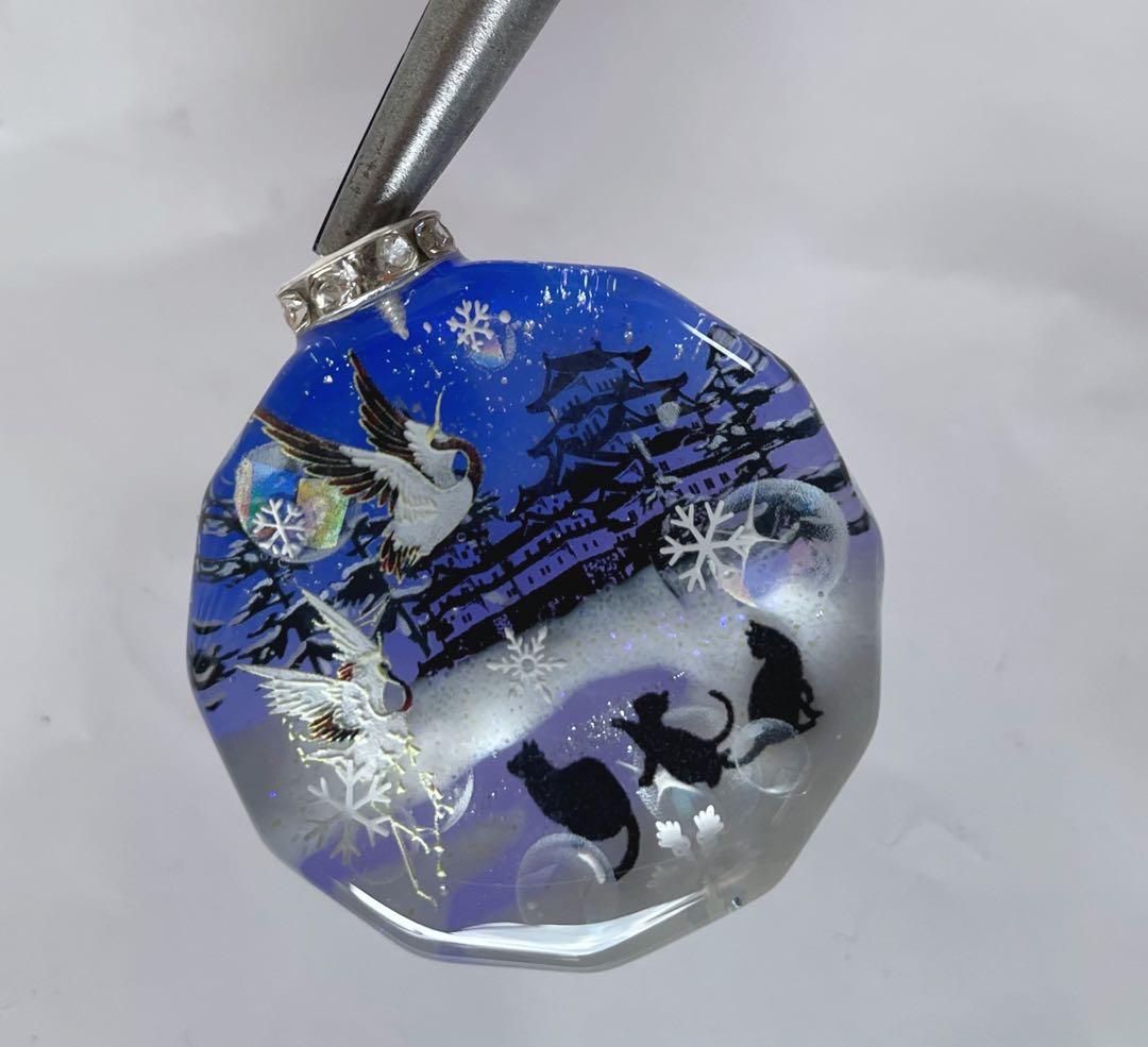 すず☆らん/お城と湖畔の鶴と子猫達　雪　蓄光　オルゴナイトキーホルダー