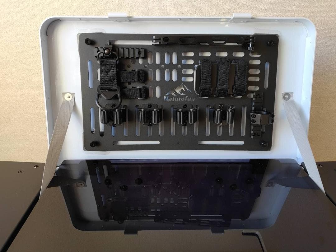 アルミコンテナ　鍵付き　サイドパネル　センターパネル　キャンプ　アウトドア