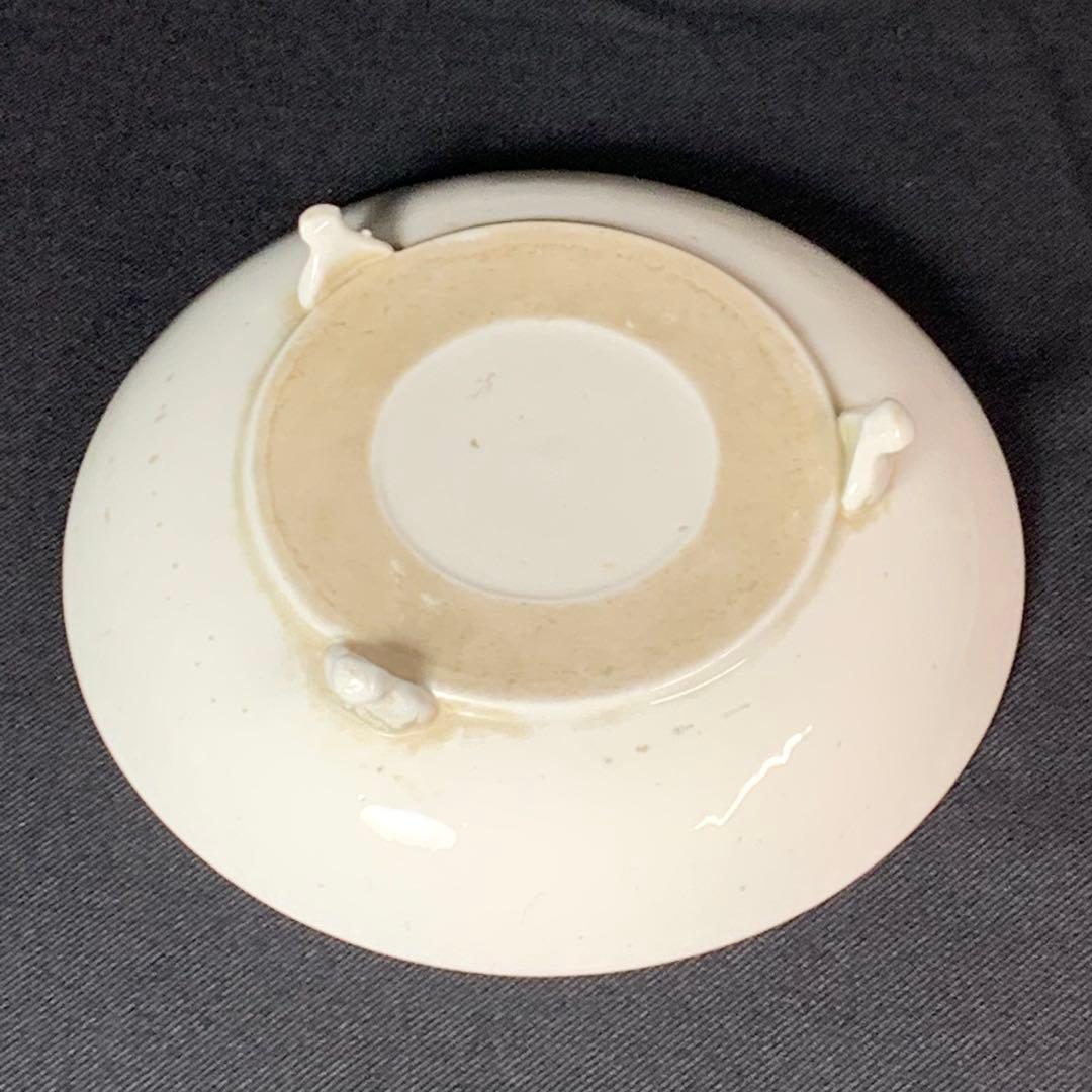 K633☆古伊万里名品 柿右衛門 白磁 陽刻鹿文 三つ足 4.5㎜ 中皿 前期