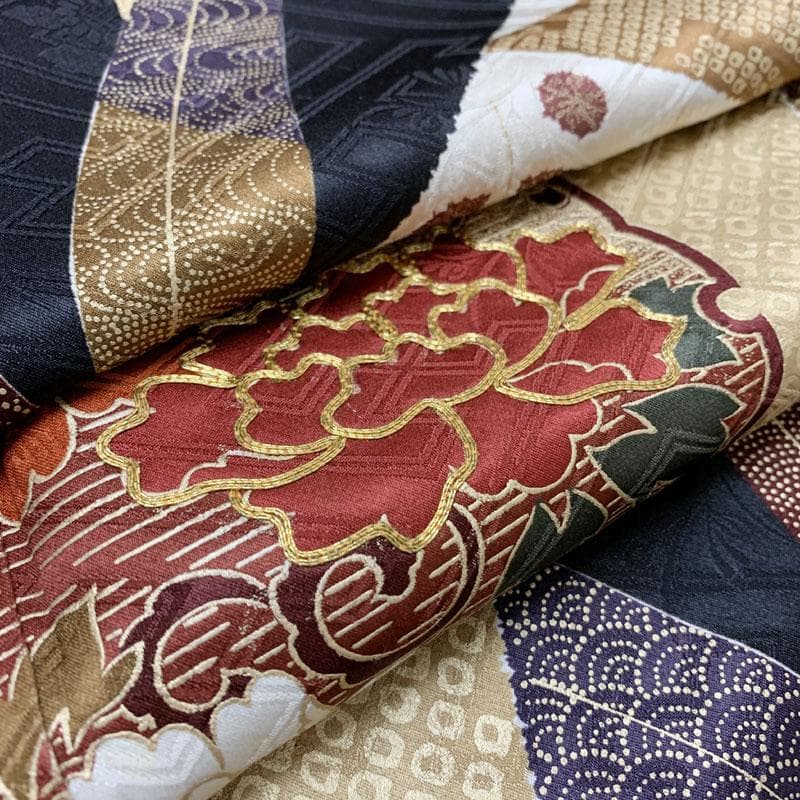 507z29☆振袖 古典柄 金駒刺繍 裄長め 芒 雪輪 黒☆美品 成人式結婚式