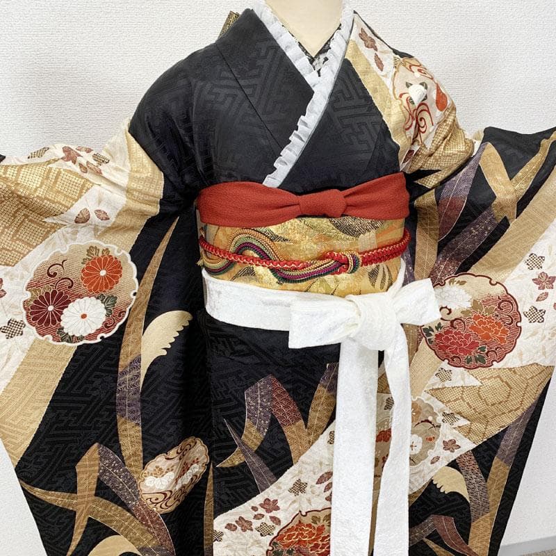 507z29☆振袖 古典柄 金駒刺繍 裄長め 芒 雪輪 黒☆美品 成人式結婚式