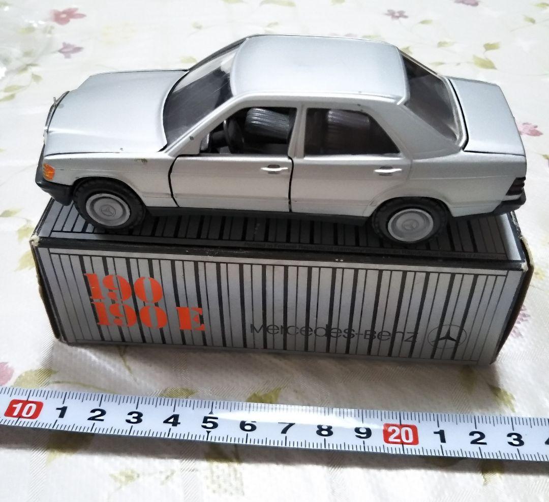 ○3418#1226　ドイツ製メルセデスベンツ190-190Eミニカー　1010