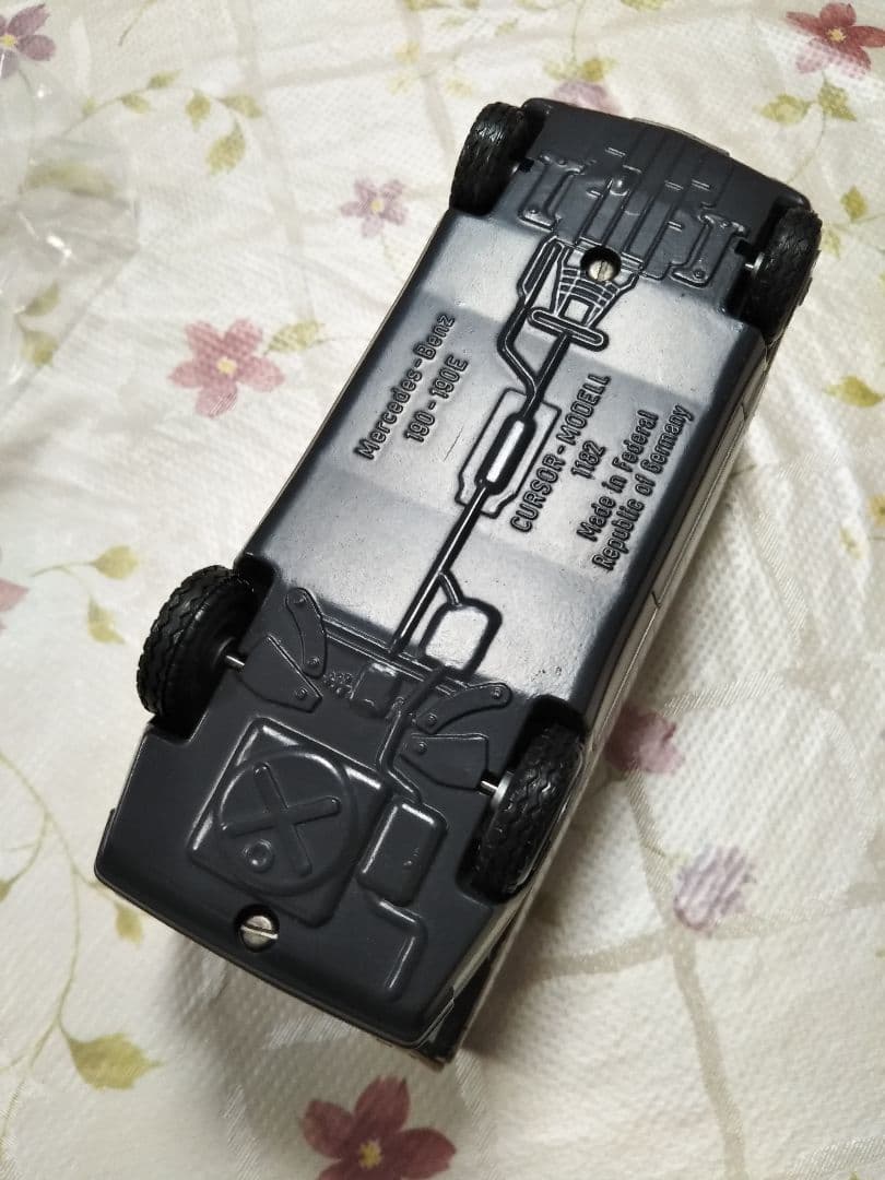 ○3418#1226　ドイツ製メルセデスベンツ190-190Eミニカー　1010