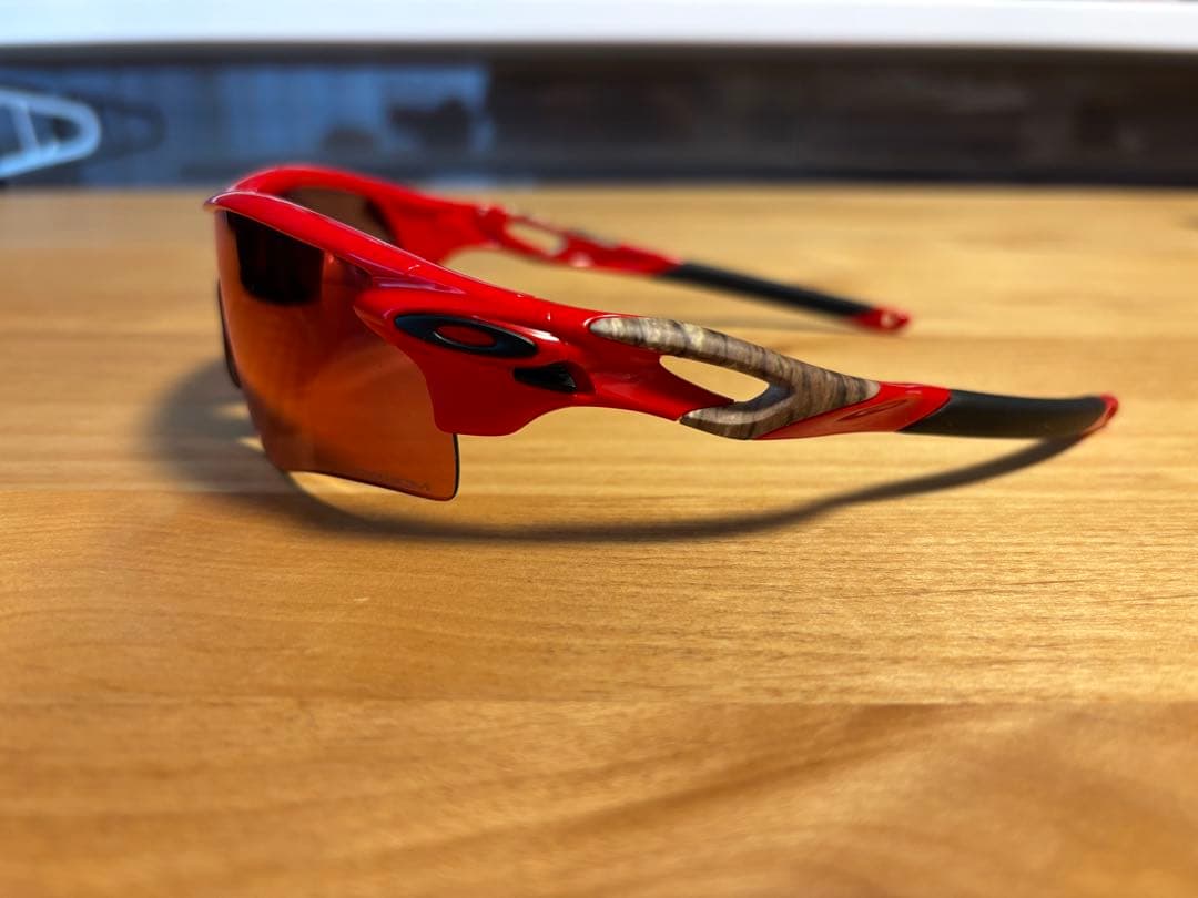 Oakley サングラス レッドオレンジ ケース付き