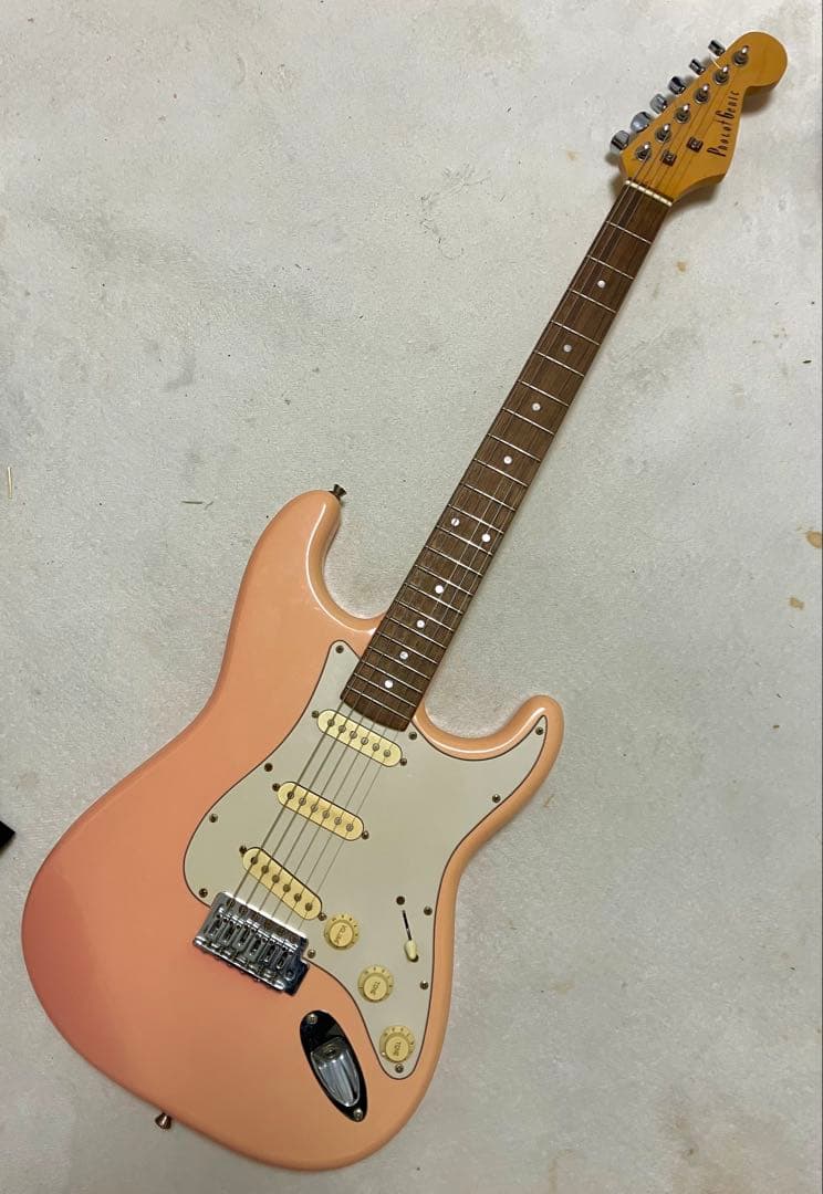 ストラトキャスタータイプ　ピンク　フォトジェニック