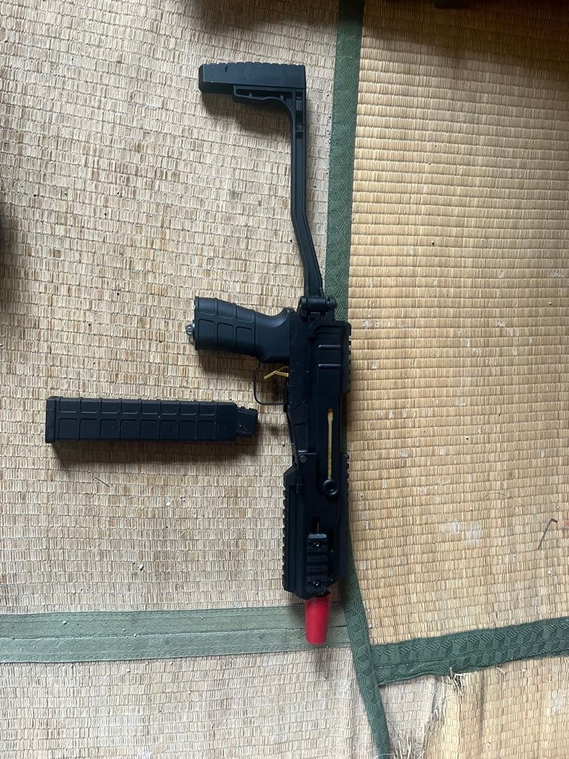 東京マルイ　スコーピオンmod.Ｍ バッテリー、充電器セット　サブマシンガン