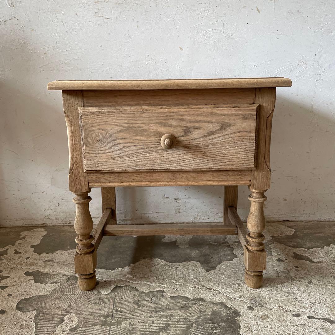 年末・年始SALE ビンテージ ドロワーベッドサイドテーブル　剥離