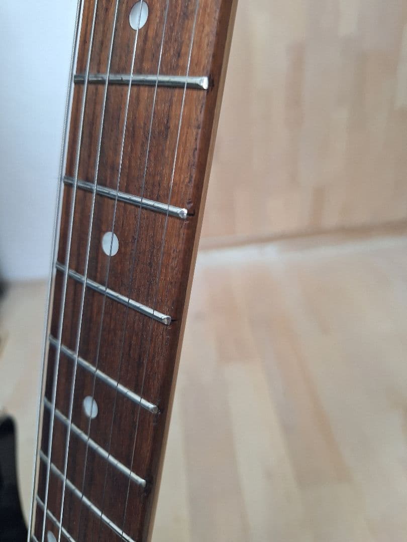 【ほぼ美品】エレキギター （調整済）自分が欲しいと思う内容で構成した初心者セット